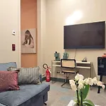 イン Homeby, Cinisca