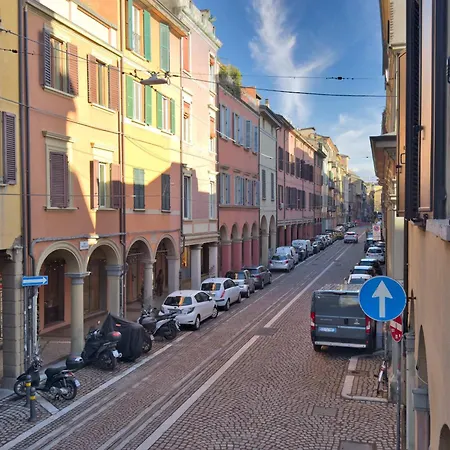 Homeby, Cinisca Fogadó Bologna