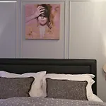 Fogadó Homeby, Cinisca Bologna