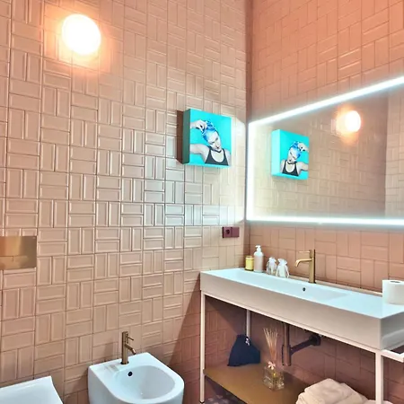 Homeby, Cinisca Bologna