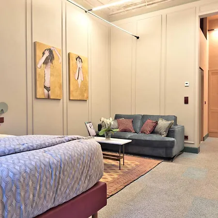 Homeby, Cinisca イン