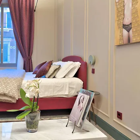 イン Homeby, Cinisca *